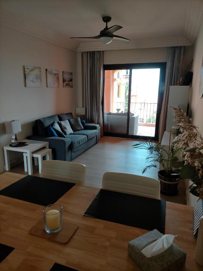 Appartement Met Zeezicht En Vlakbij Het Strand Манилва Экстерьер фото