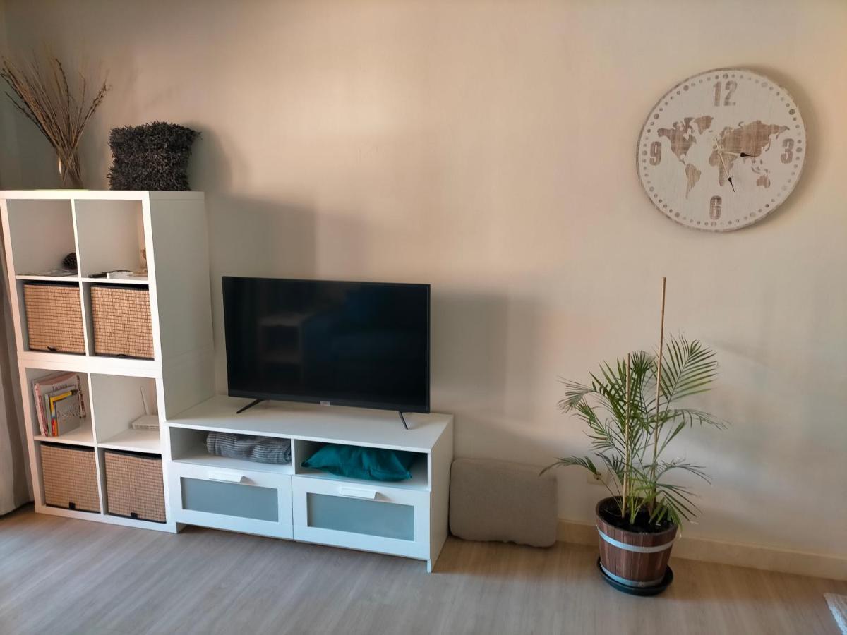 Appartement Met Zeezicht En Vlakbij Het Strand Манилва Экстерьер фото