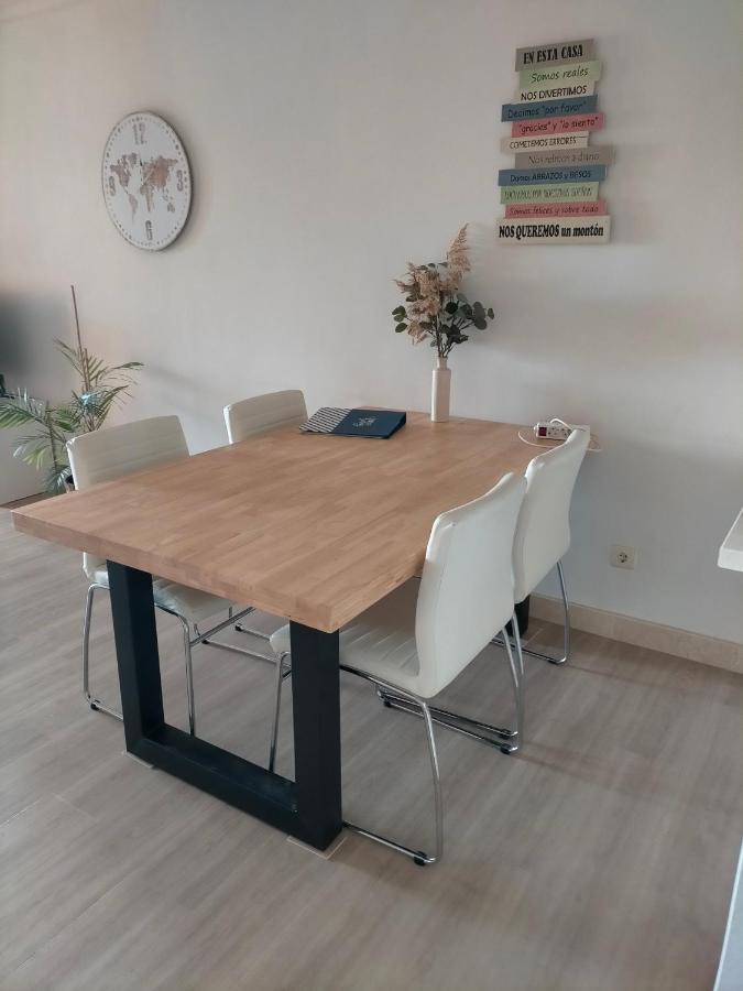 Appartement Met Zeezicht En Vlakbij Het Strand Манилва Экстерьер фото
