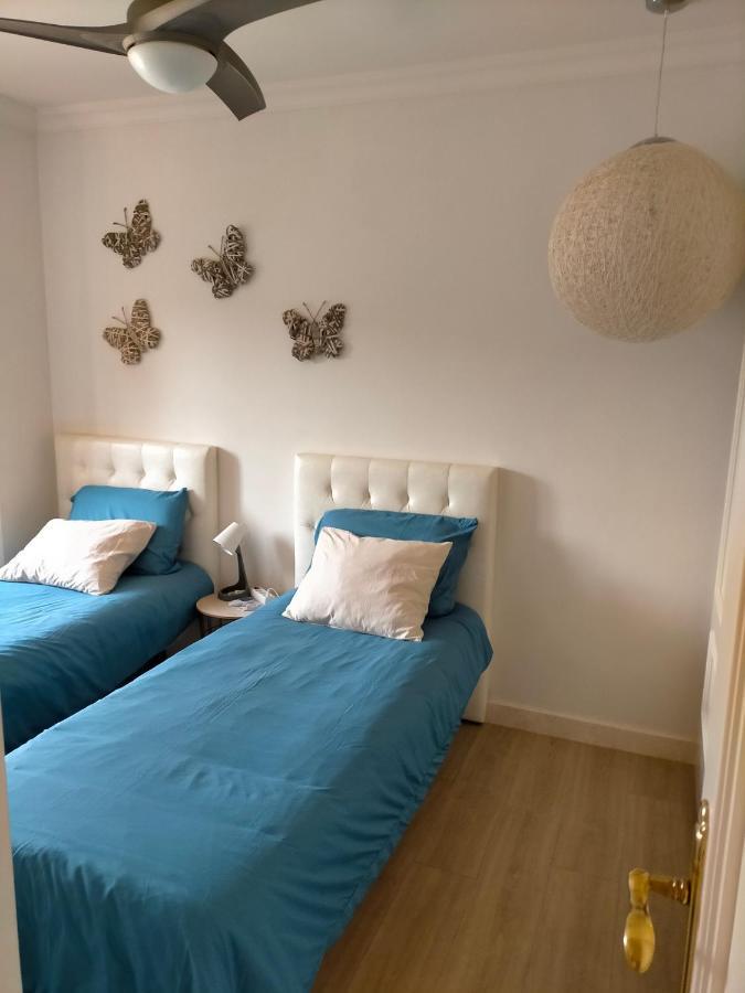 Appartement Met Zeezicht En Vlakbij Het Strand Манилва Экстерьер фото