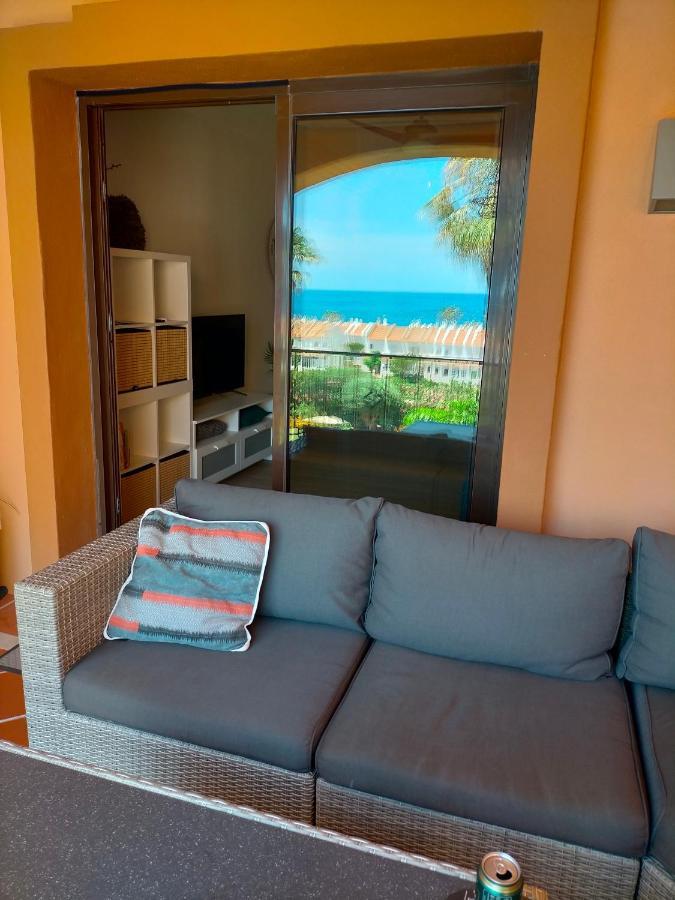 Appartement Met Zeezicht En Vlakbij Het Strand Манилва Экстерьер фото